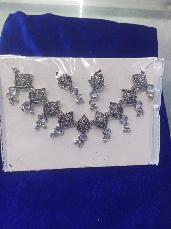 Fashionable jewellery set