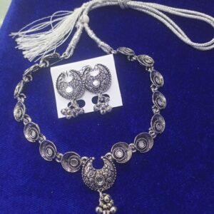 Fashionable jewellery set