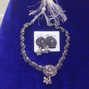 Fashionable jewellery set