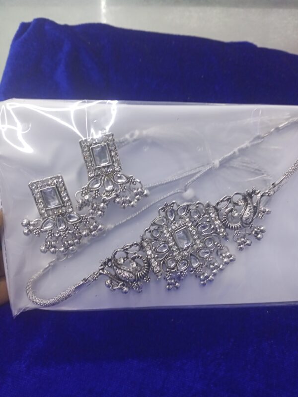 Fashionable jewellery set