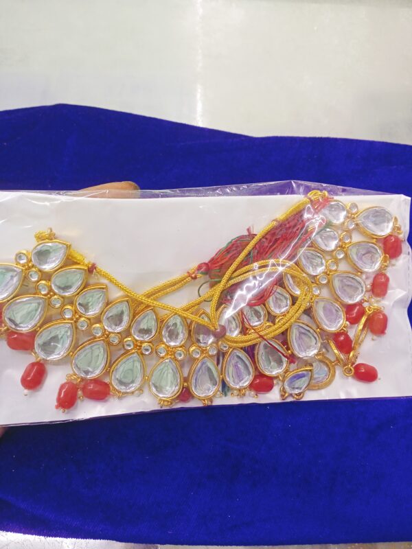 Stylish and modern necklace set