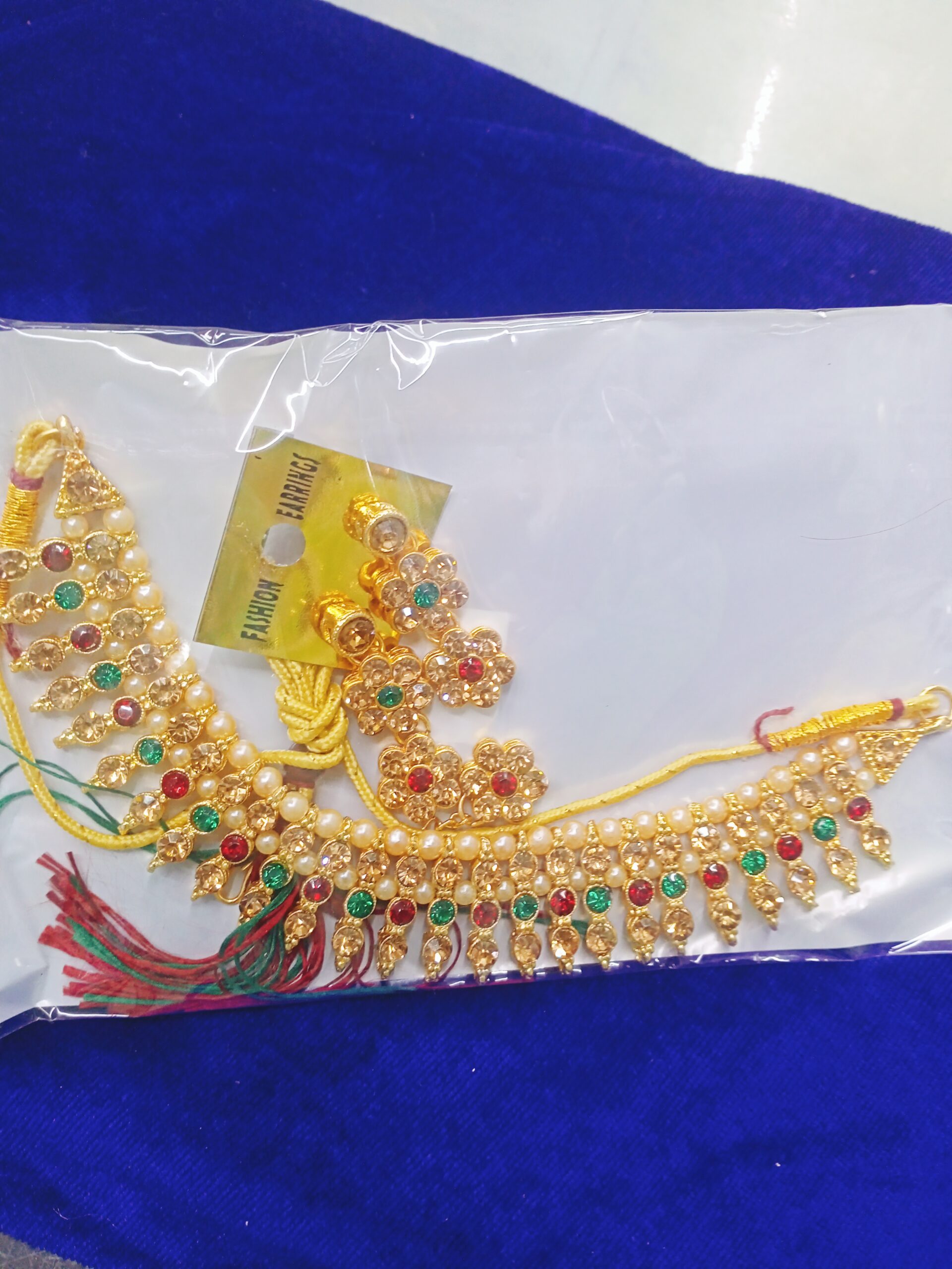 Stylish and modern necklace set