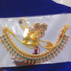 Stylish and modern necklace set