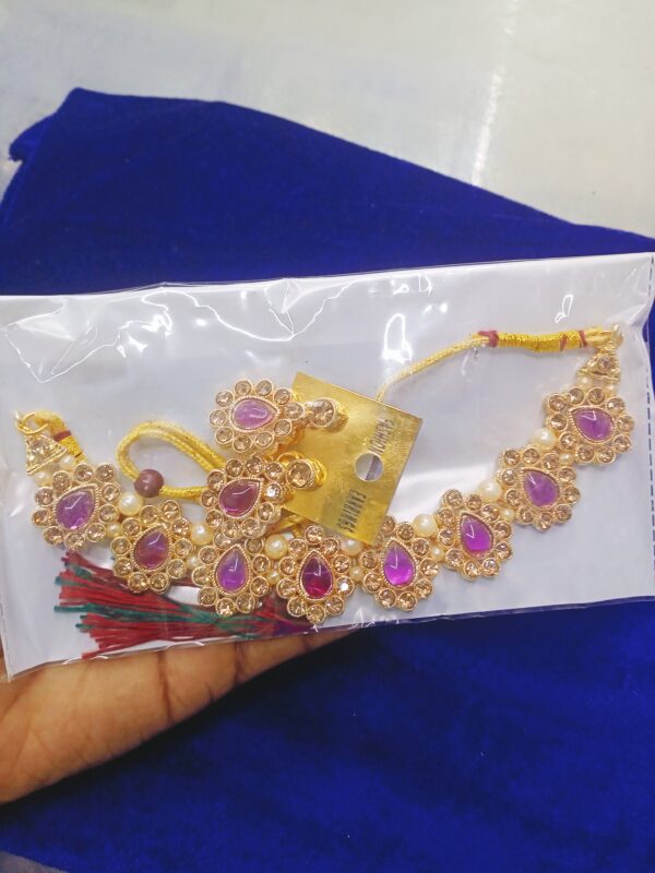 Stylish and modern necklace set