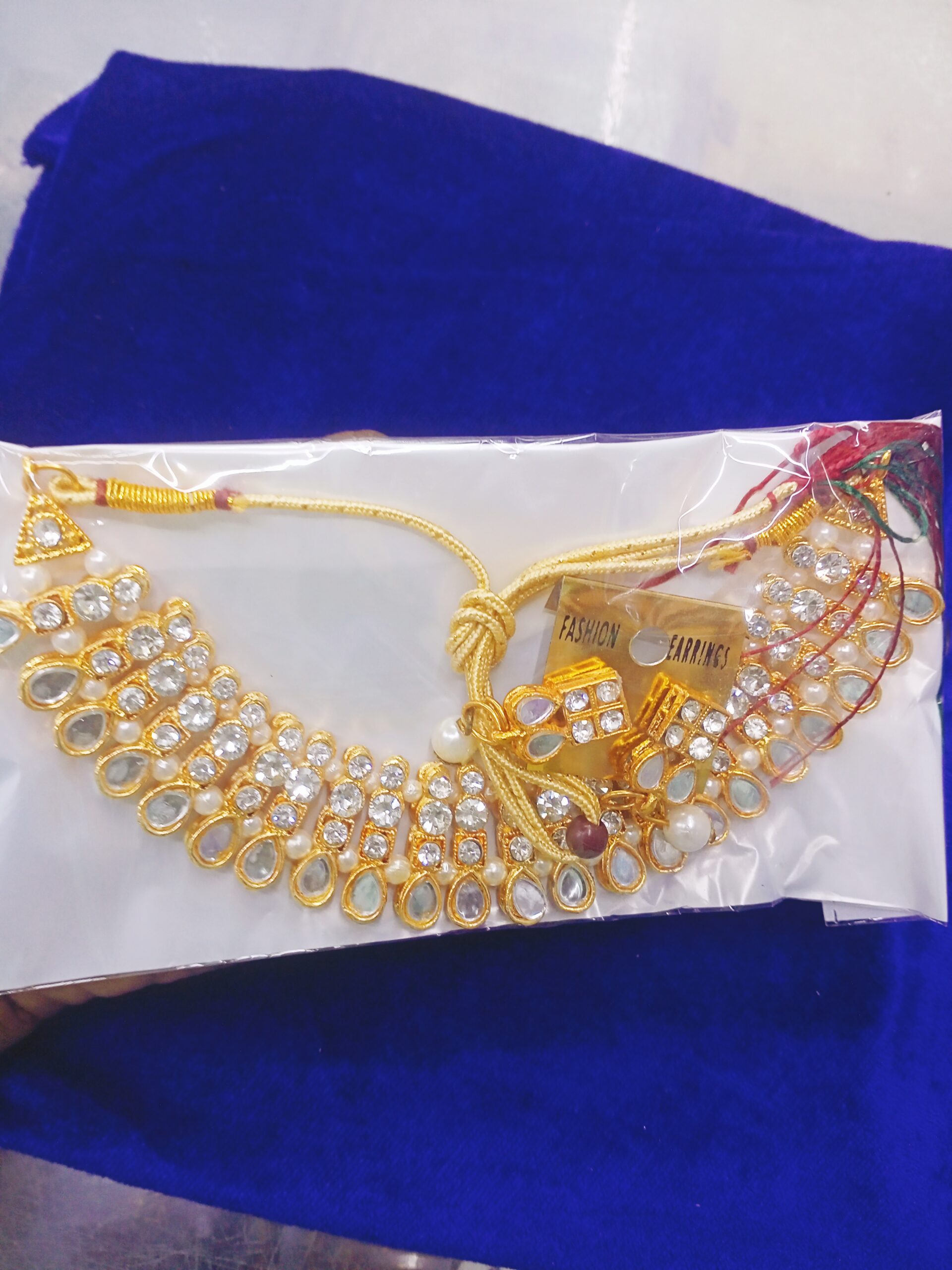 Stylish and modern necklace set