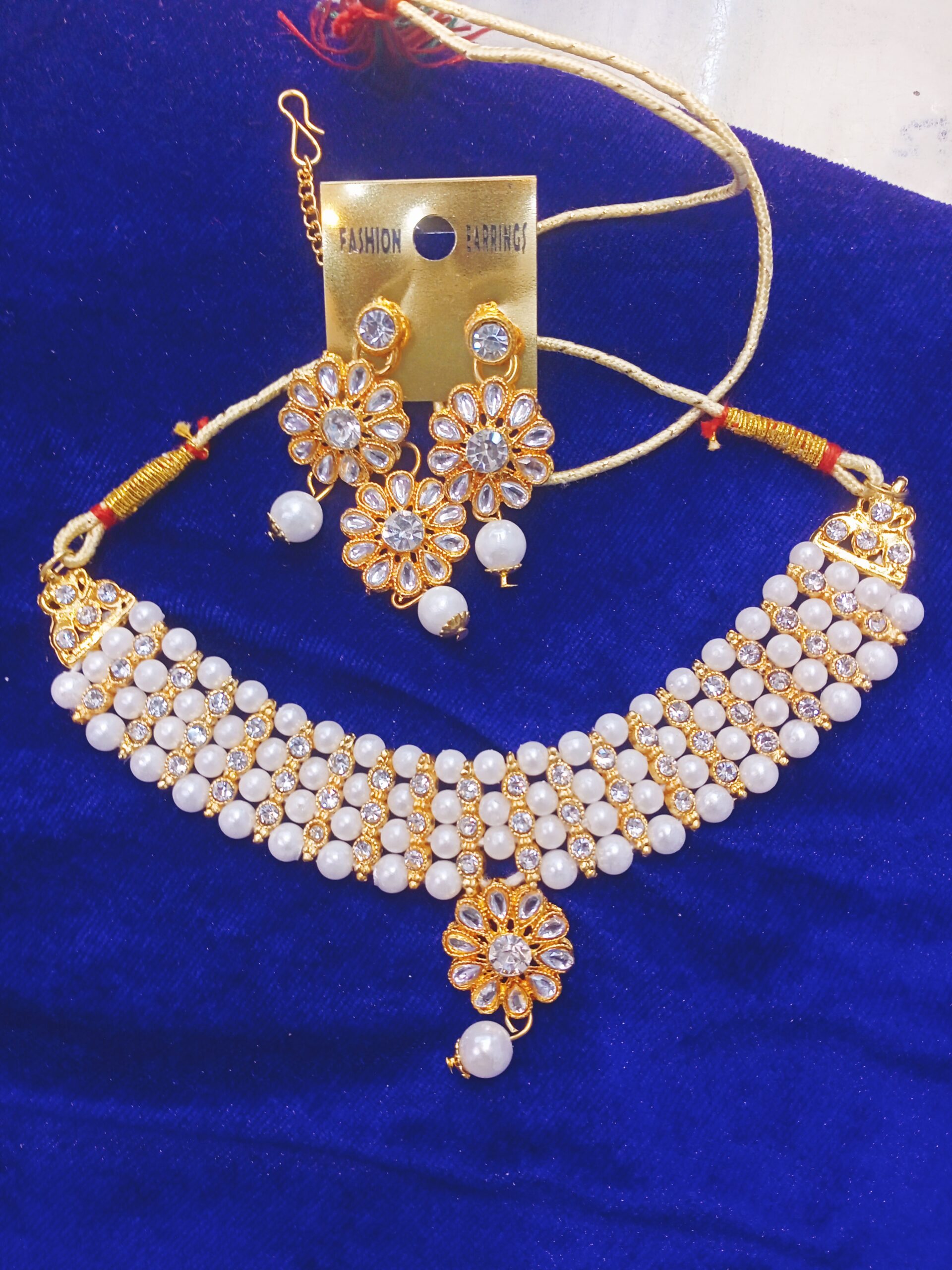 Stylish and modern necklace set