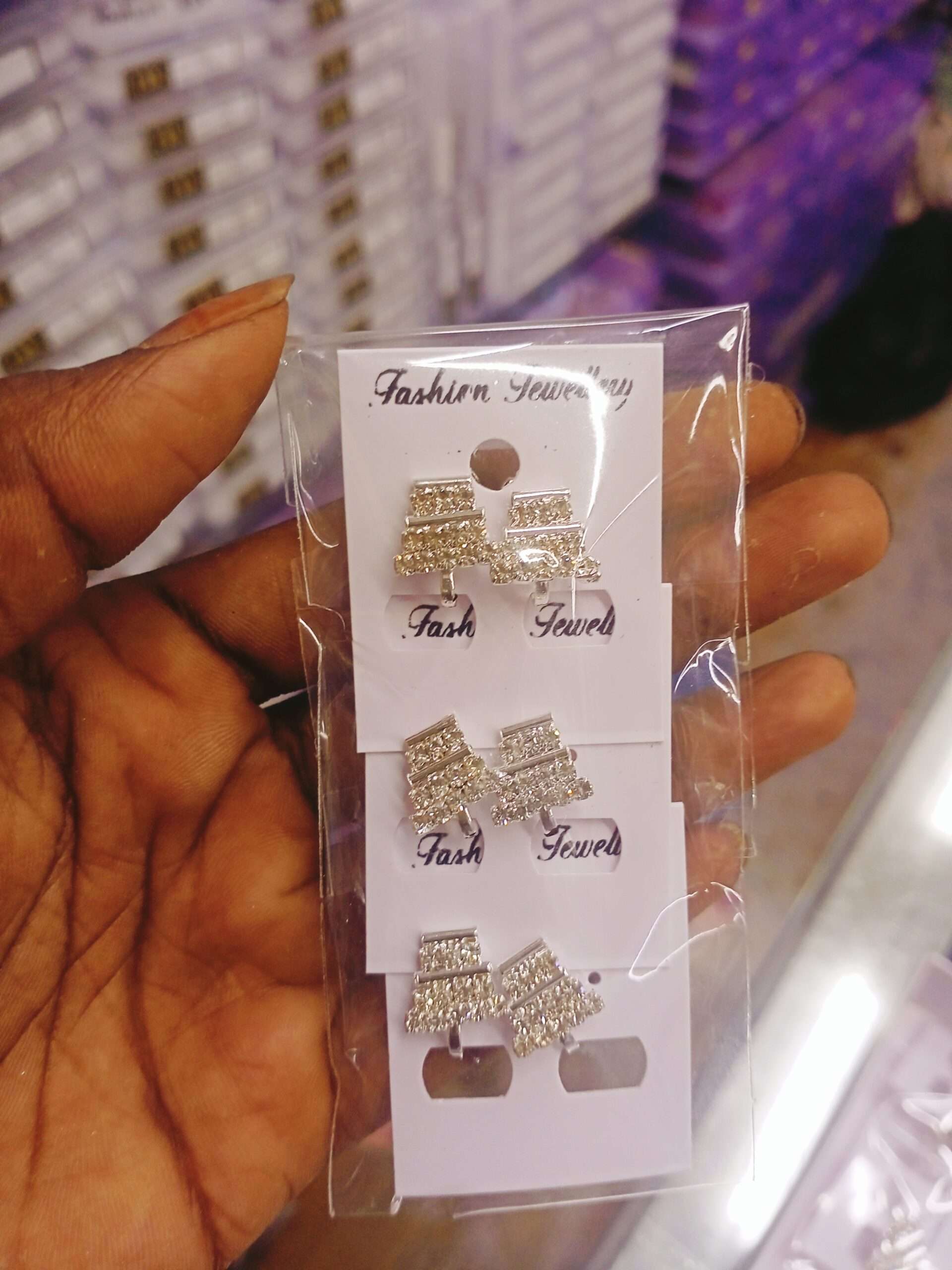 Latest Earrings/ 1pcs