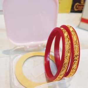 Traditional city gold pola bangles