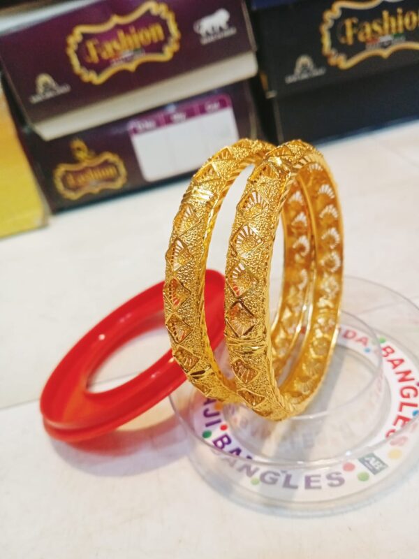 Traditional city gold bangles